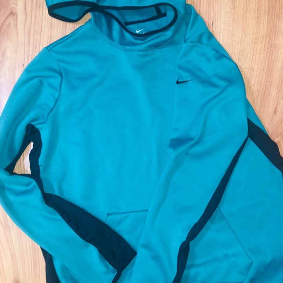 Nike Tops - Nike pullover hoodie